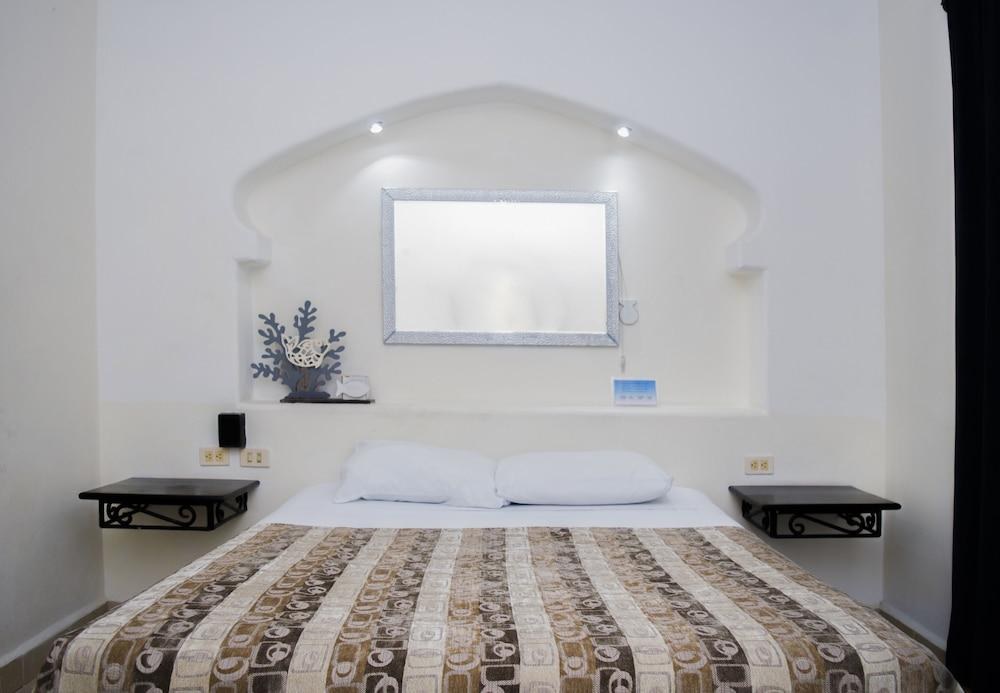 SAHARA HOTEL photo 1