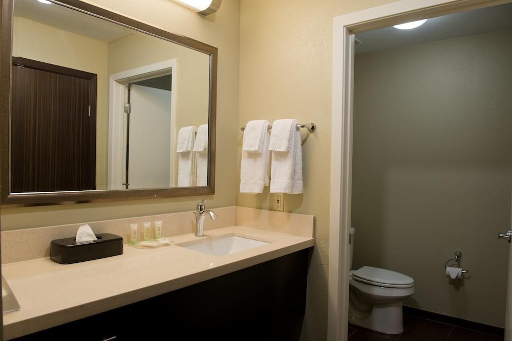 STAYBRIDGE SUITES HOUSTON NW/WILLOWBROOK photo 3