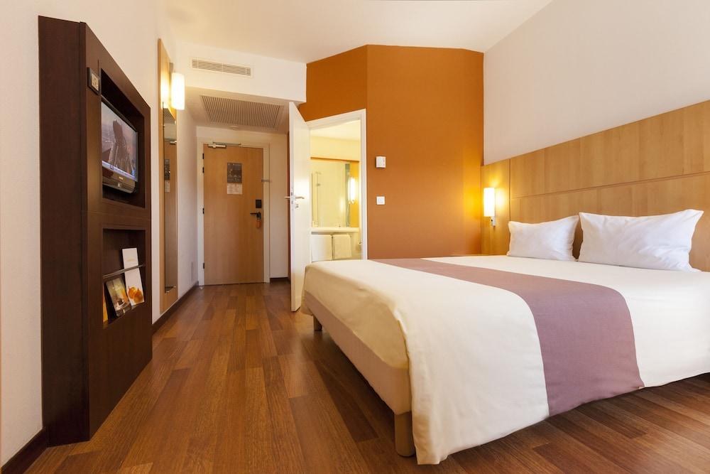 IBIS TUNIS photo 3