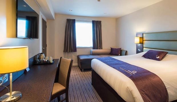 Premier Inn Premier Inn London Edmonton photo 1
