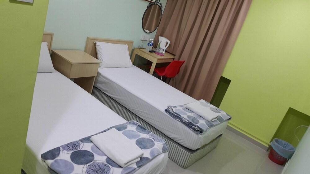 FIRST AND NEW STAR HOTEL photo 1