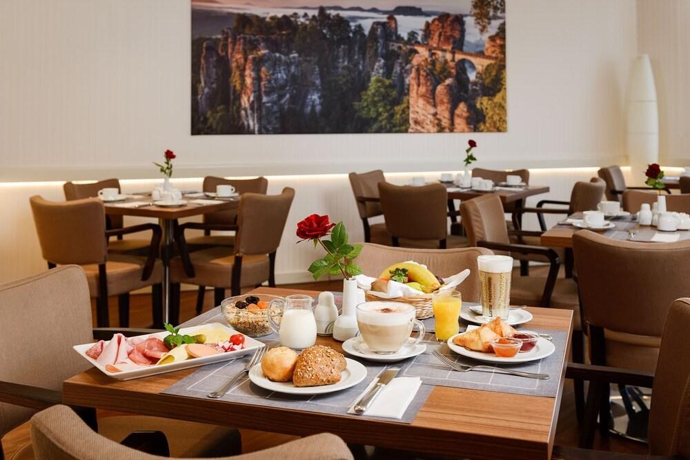 AMEDIA HOTEL DRESDEN ELBPROMENADE photo 3