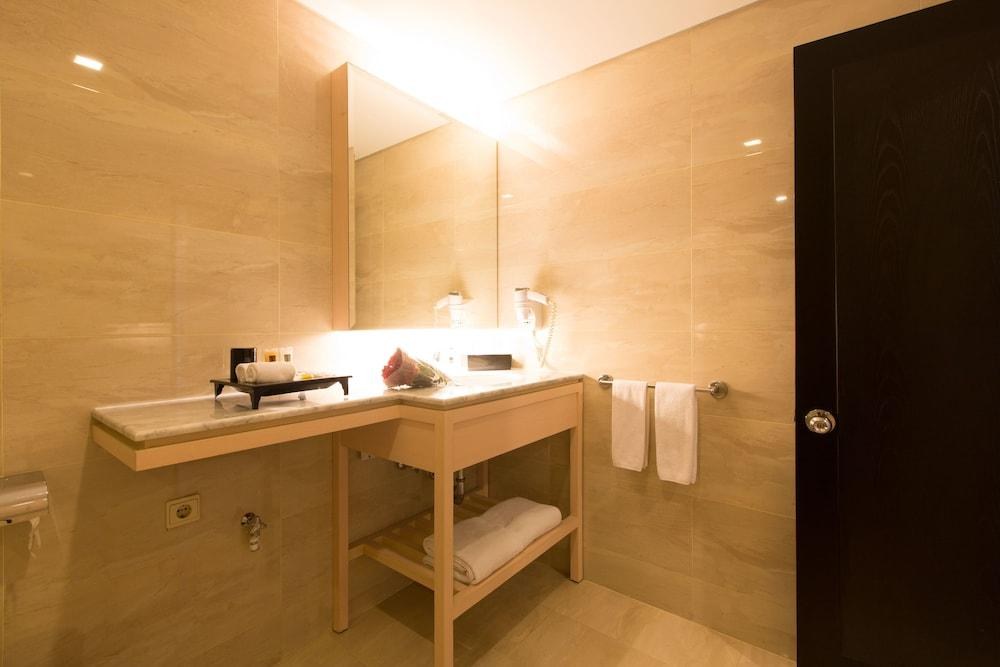 Kristal Hotel Jakarta photo 3
