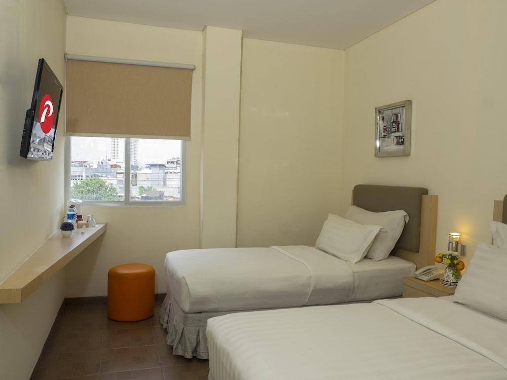 d'primahotel ITC Mangga Dua photo 1