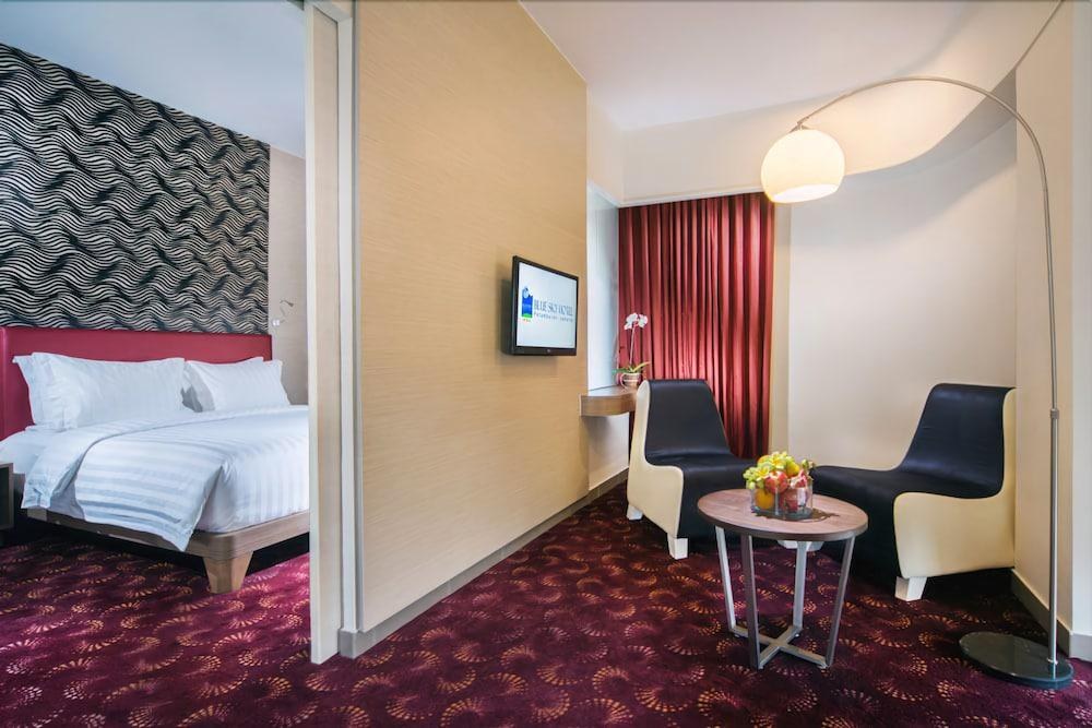 BLUE SKY HOTEL PETAMBURAN photo 1