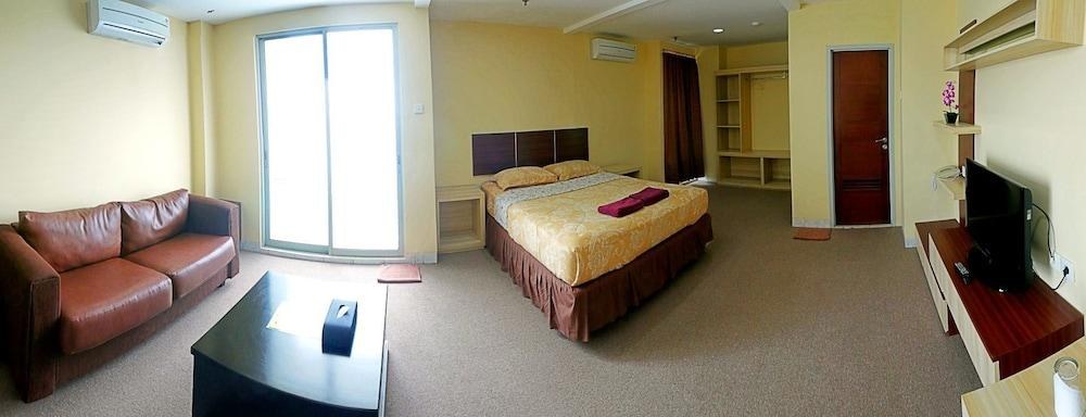 Golden Sky Condotel photo 1
