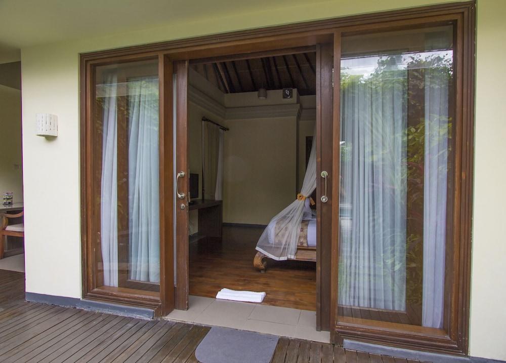 Ladera Villa Ubud photo 2