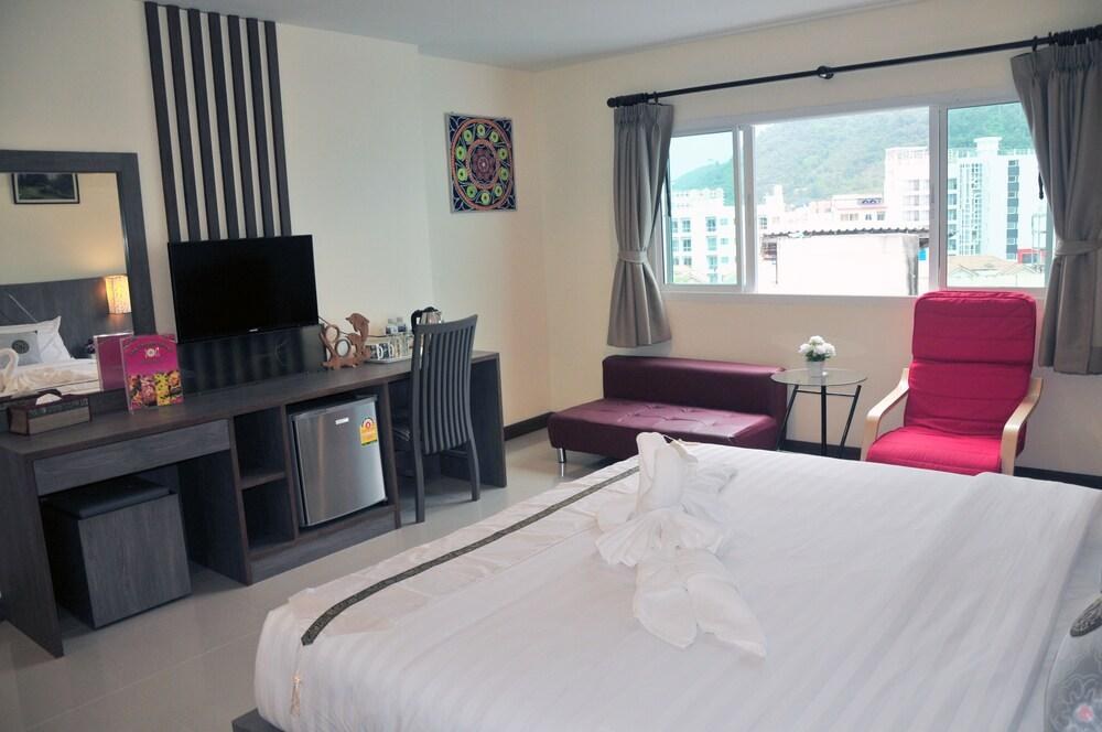 The Cocoon Patong Hotel photo 2