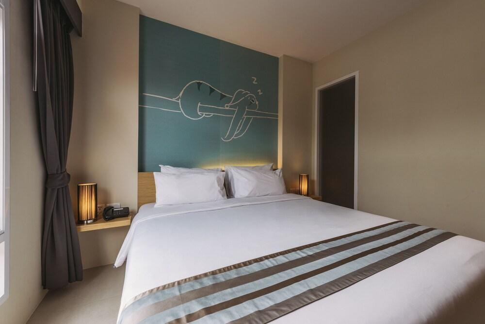 Tiras Patong Beach Hotel photo 1