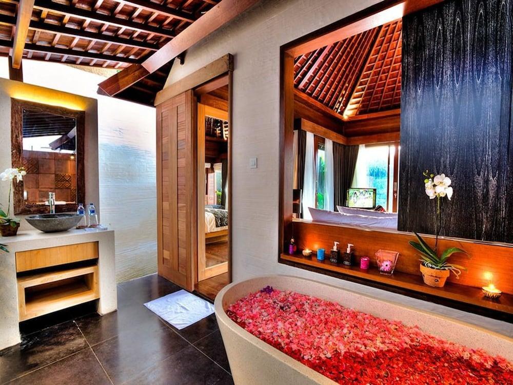 BLACK PENNY VILLAS UBUD photo 3