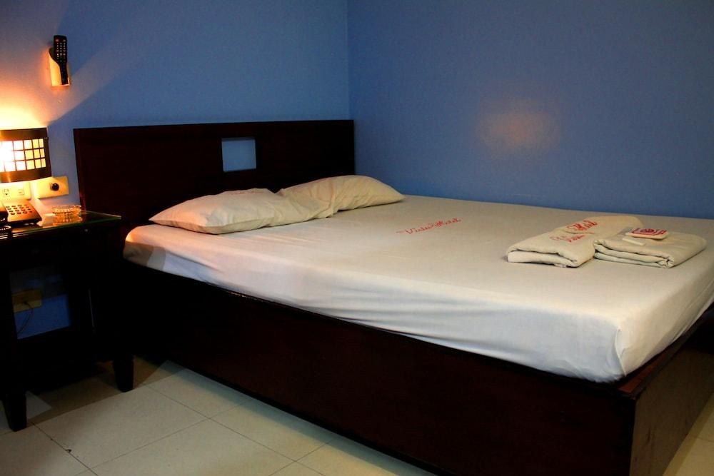 Vista Hotel Recto photo 2