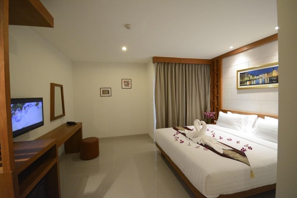 The Patong Center Hotel photo 2