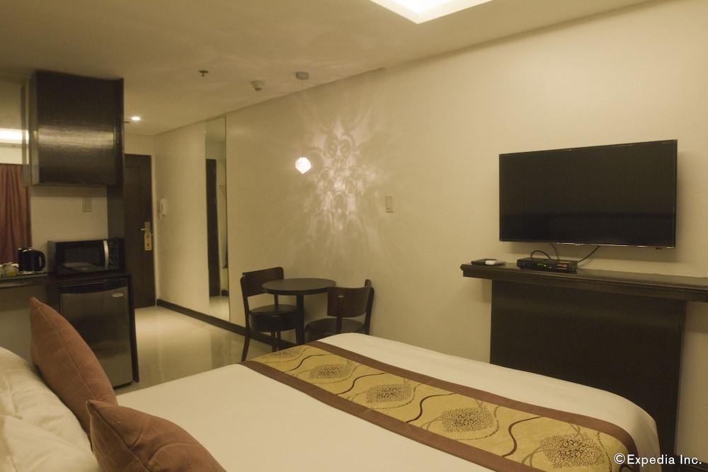 Regency Grand Suites photo 1