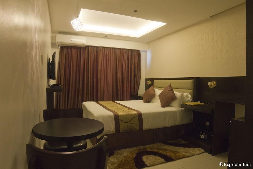 Regency Grand Suites photo 3