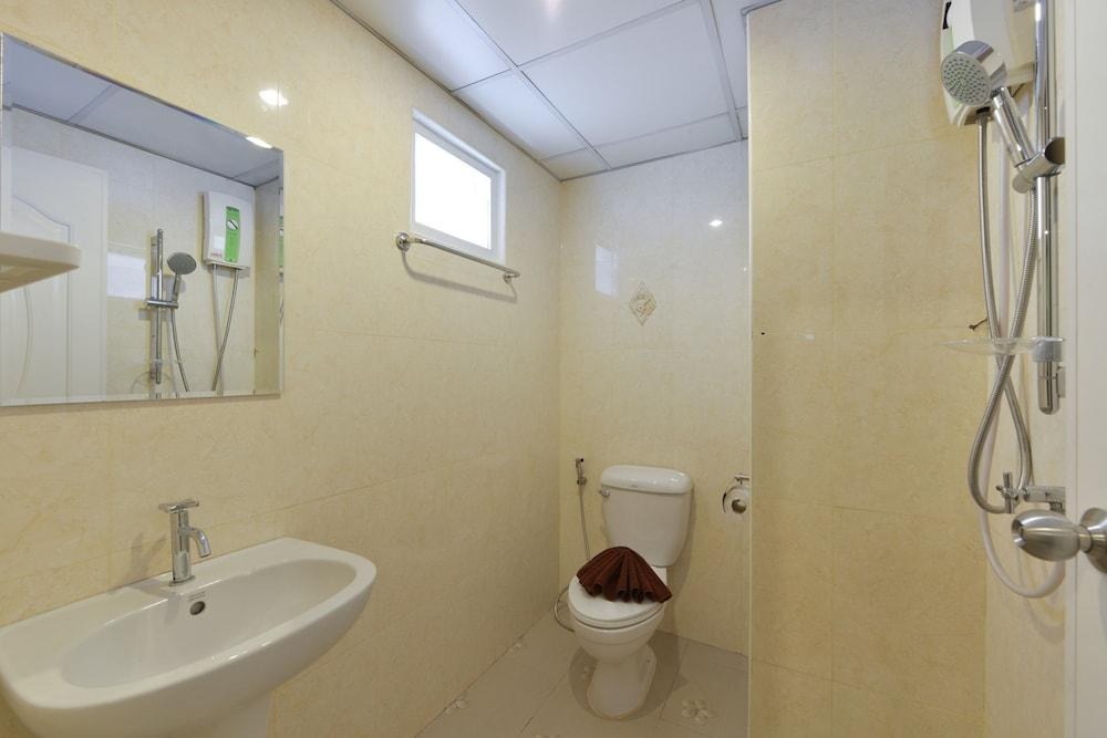 The Breton Hotel (Media) photo 3