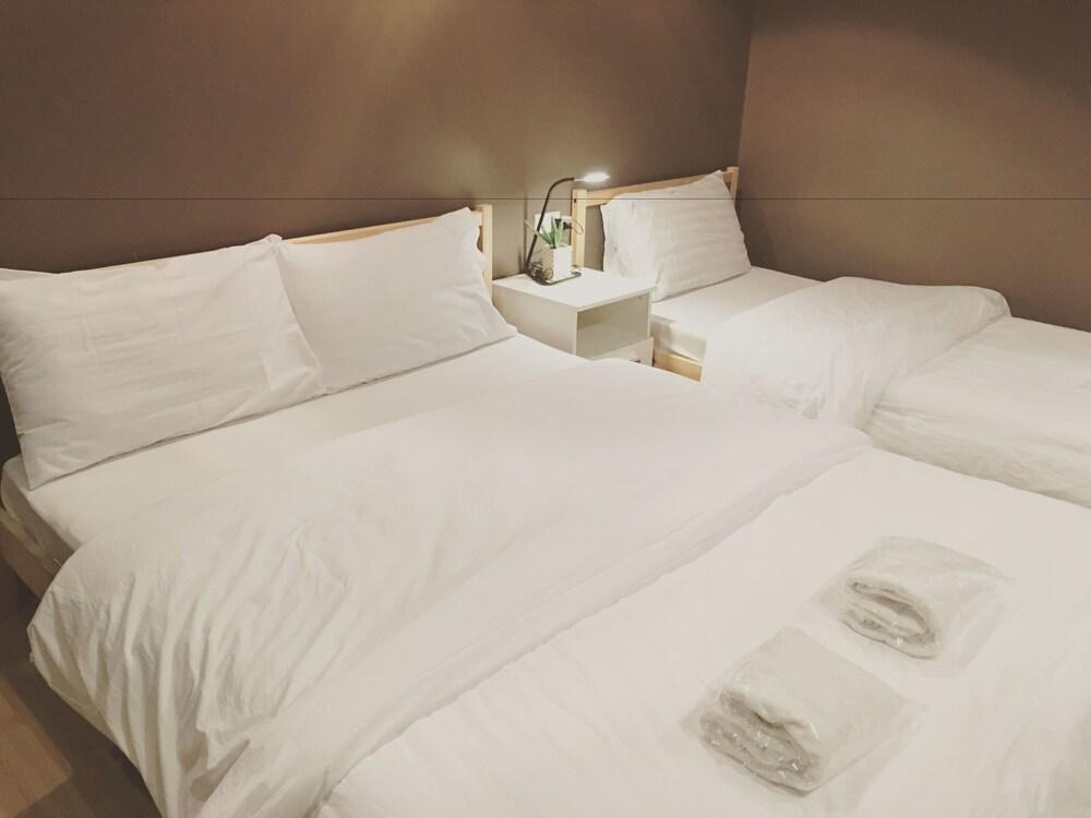 Room@Doze Apartments