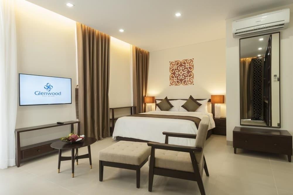 GLENWOOD RESIDENCES photo 2