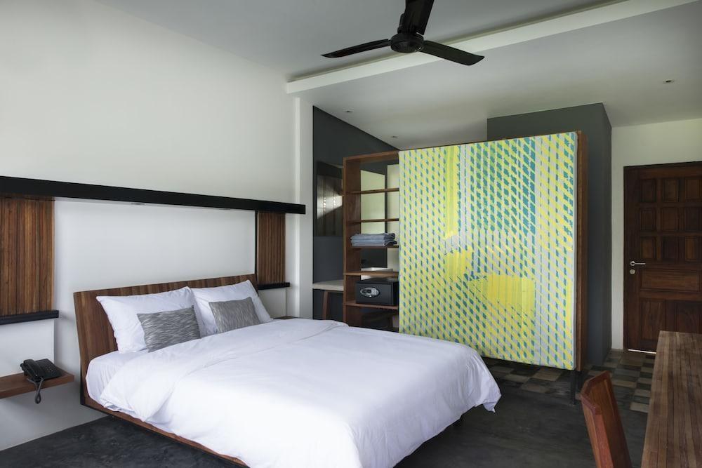 Pages-Rooms Hotel photo 2