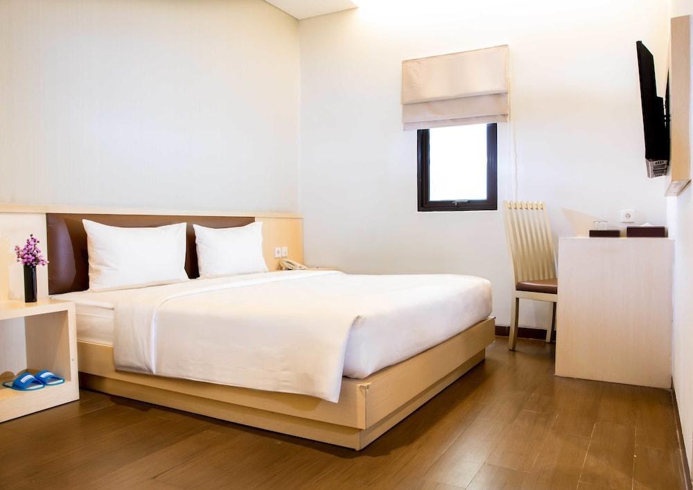 Hotel 88 Mangga Besar 62 by WH photo 1