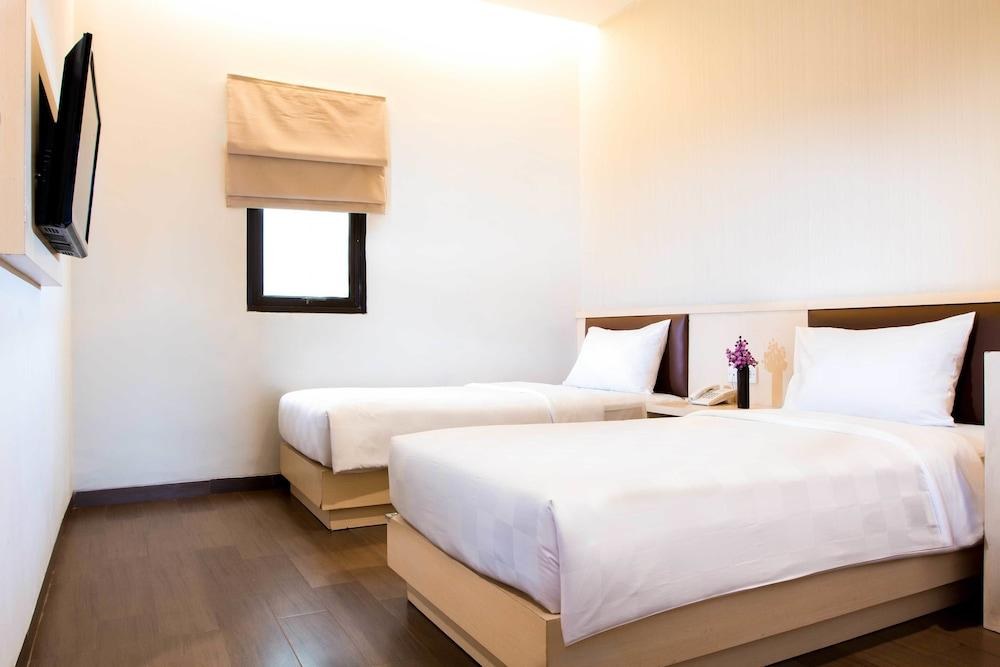 Hotel 88 Mangga Besar 62 by WH photo 2