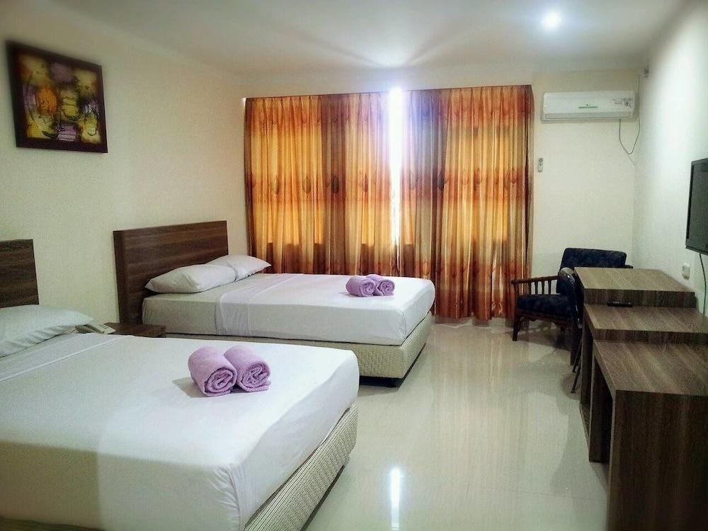Hotel Banyuwangi Sintera photo 2