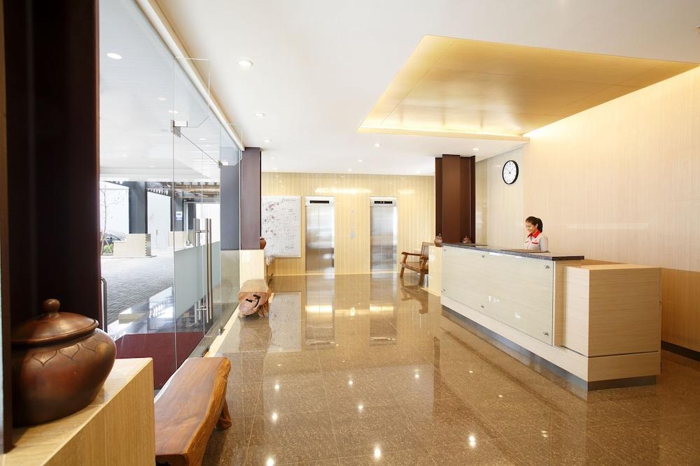 Amaris Hotel Pasar Baru photo 3