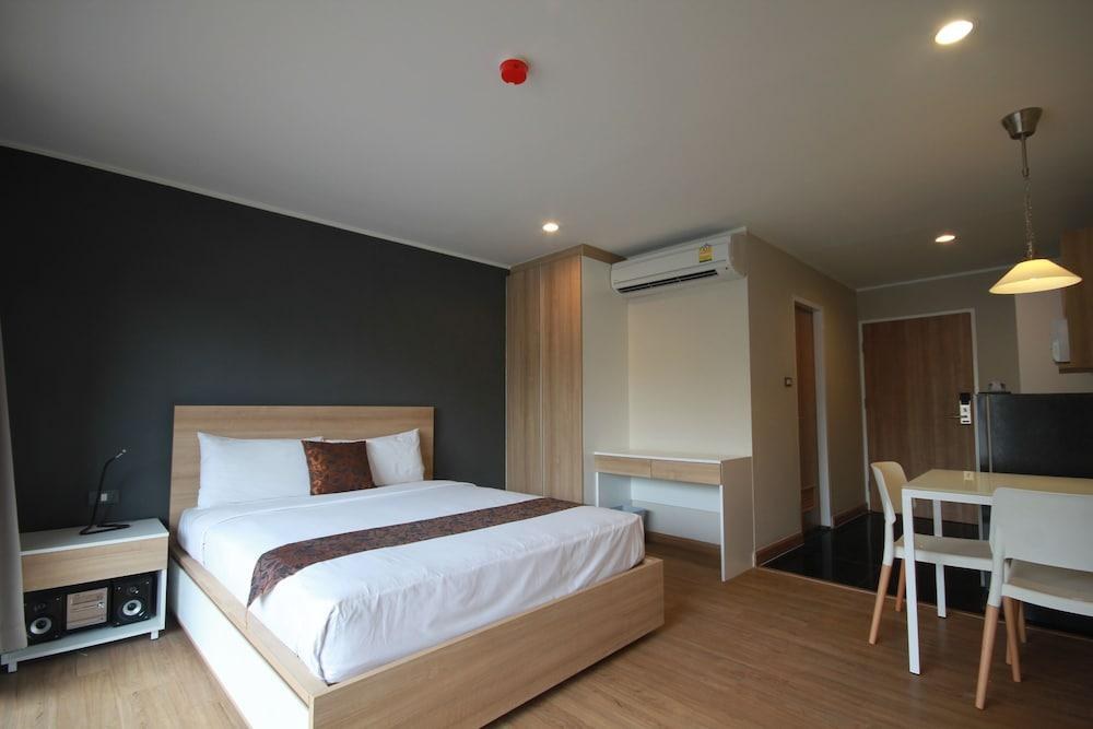 Sereine Sukhumvit 39 Hotel photo 1