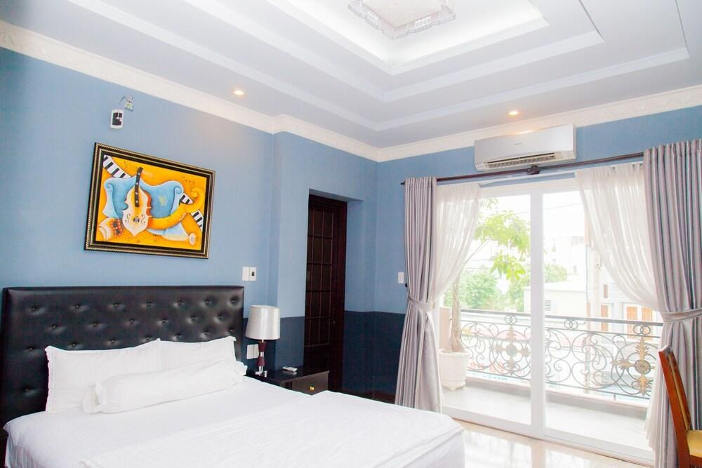 EDEN ROC HOTEL photo 2