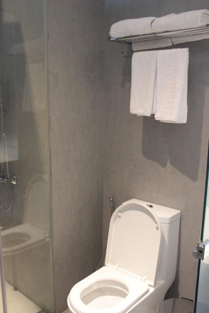 Privato Quezon City photo 3