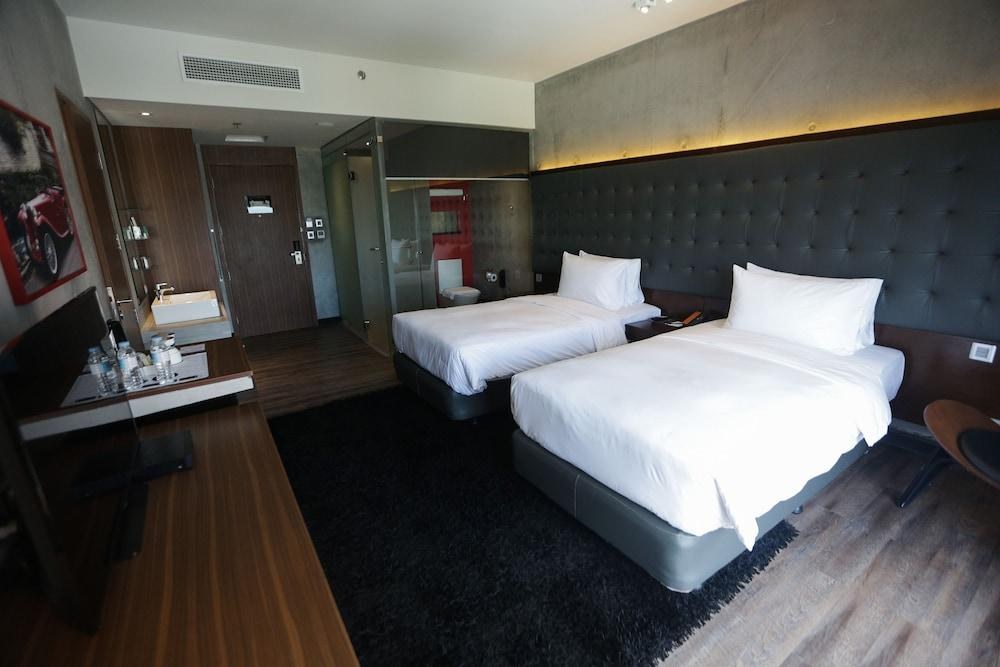 The B Hotel Quezon City photo 1