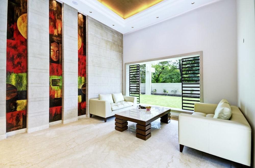 Hotel LaSagrita Sunder Nagar