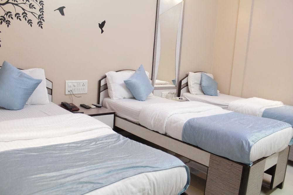 Hotel Broadway Colaba