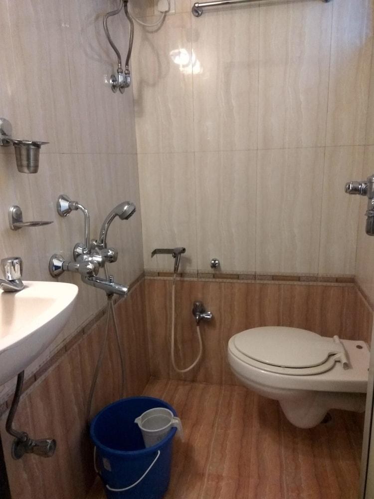 Hotel Broadway Colaba photo 3