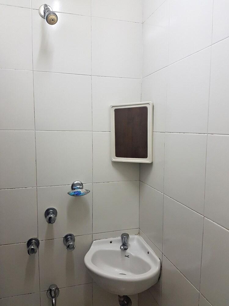 Hotel Kumkum photo 3
