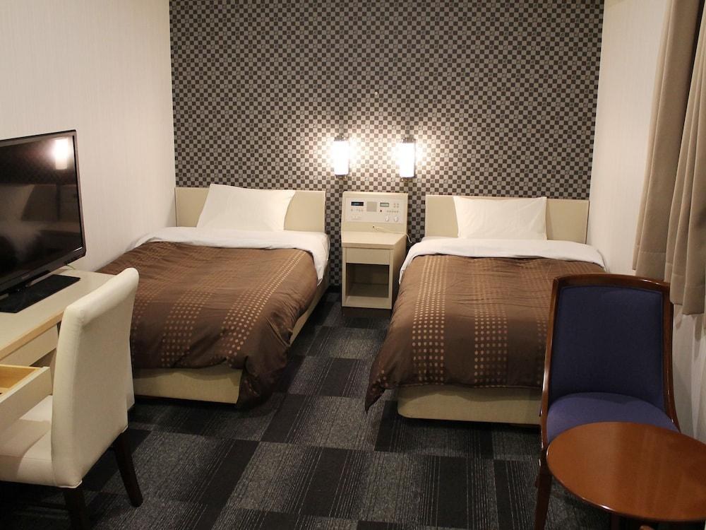 Hotel Livemax BUDGET Kyoto Gojo photo 2