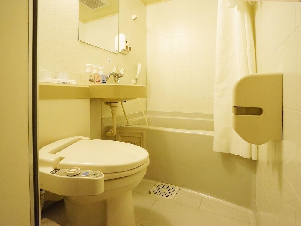 Hotel Livemax BUDGET Kyoto Gojo photo 3