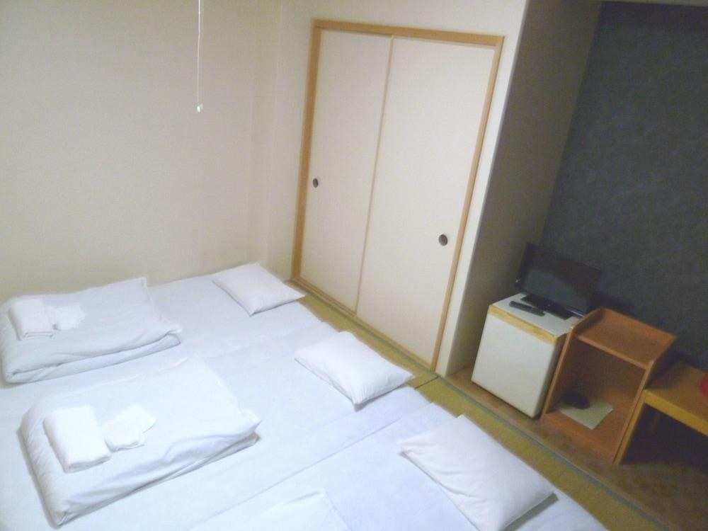 HOTEL SHIN IMAMIYA photo 2