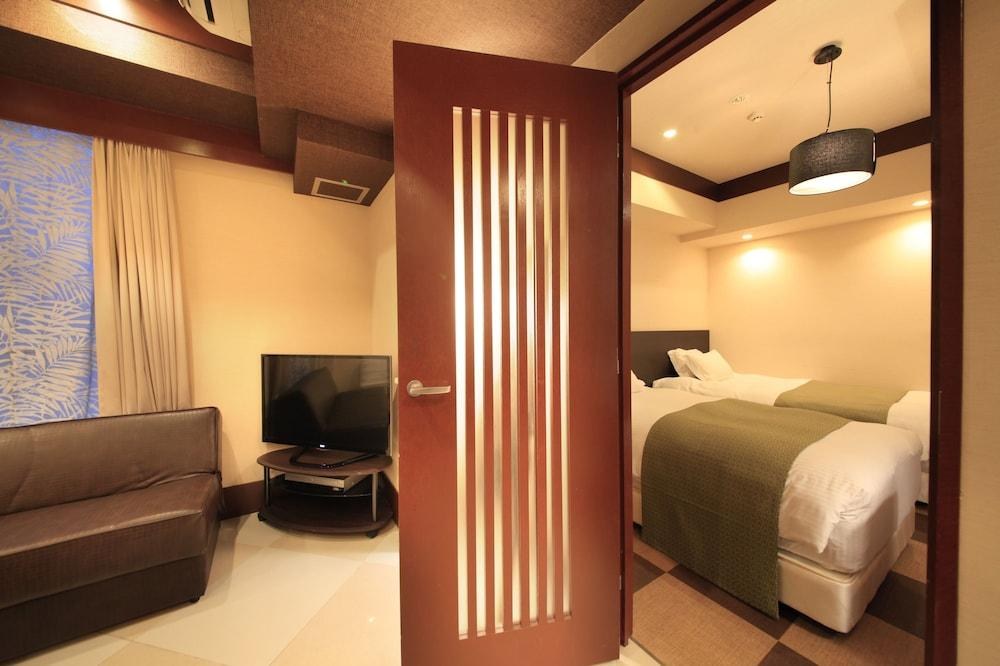CENTURION HOTEL RESIDENTIAL CABIN TOWER photo 2