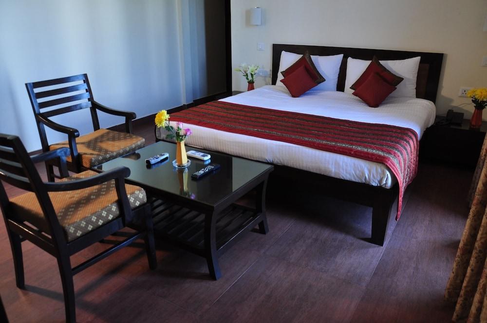 Golden Palm Suites photo 1