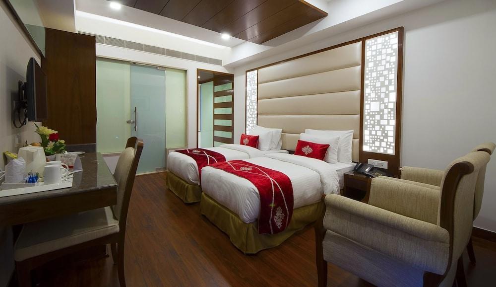 Hotel Swaran Palace photo 1