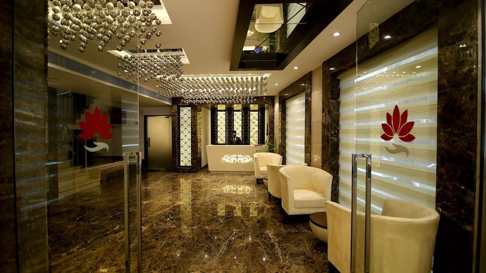 The Prime Balaji Deluxe @ New Delhi Railway Station Hotel