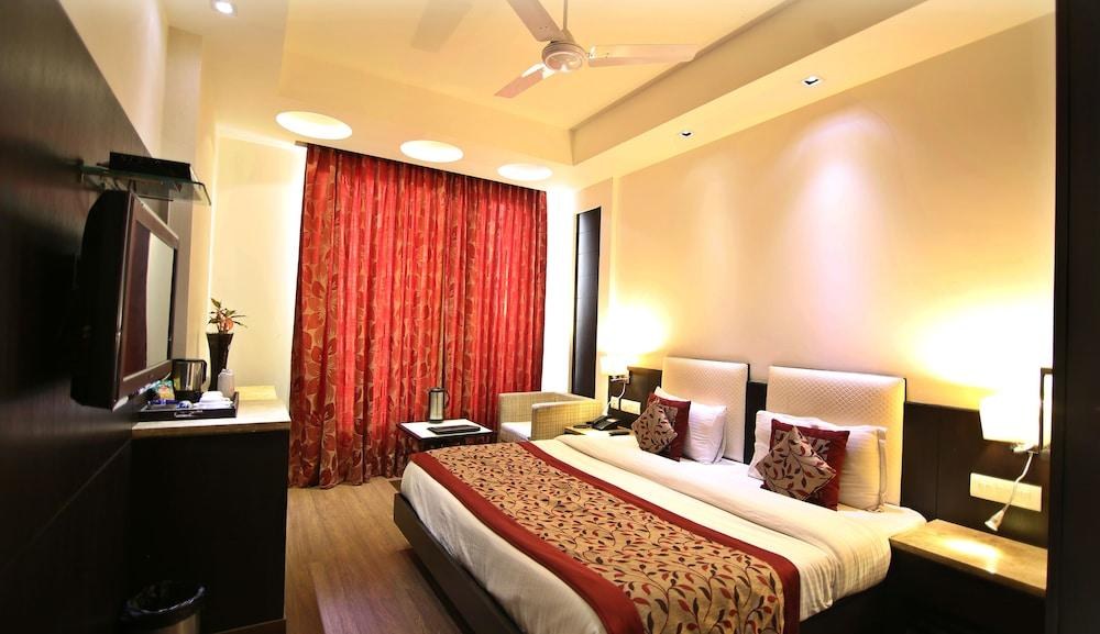 The Prime Balaji Deluxe @ New Delhi Railway Station Hotel photo 2