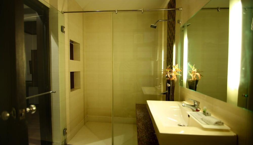 The Prime Balaji Deluxe @ New Delhi Railway Station Hotel photo 3
