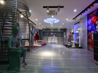 Planet Hotel photo 2