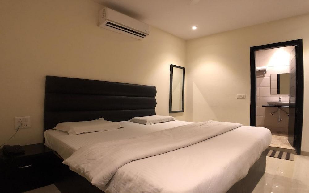 Solitaire Hotel photo 2