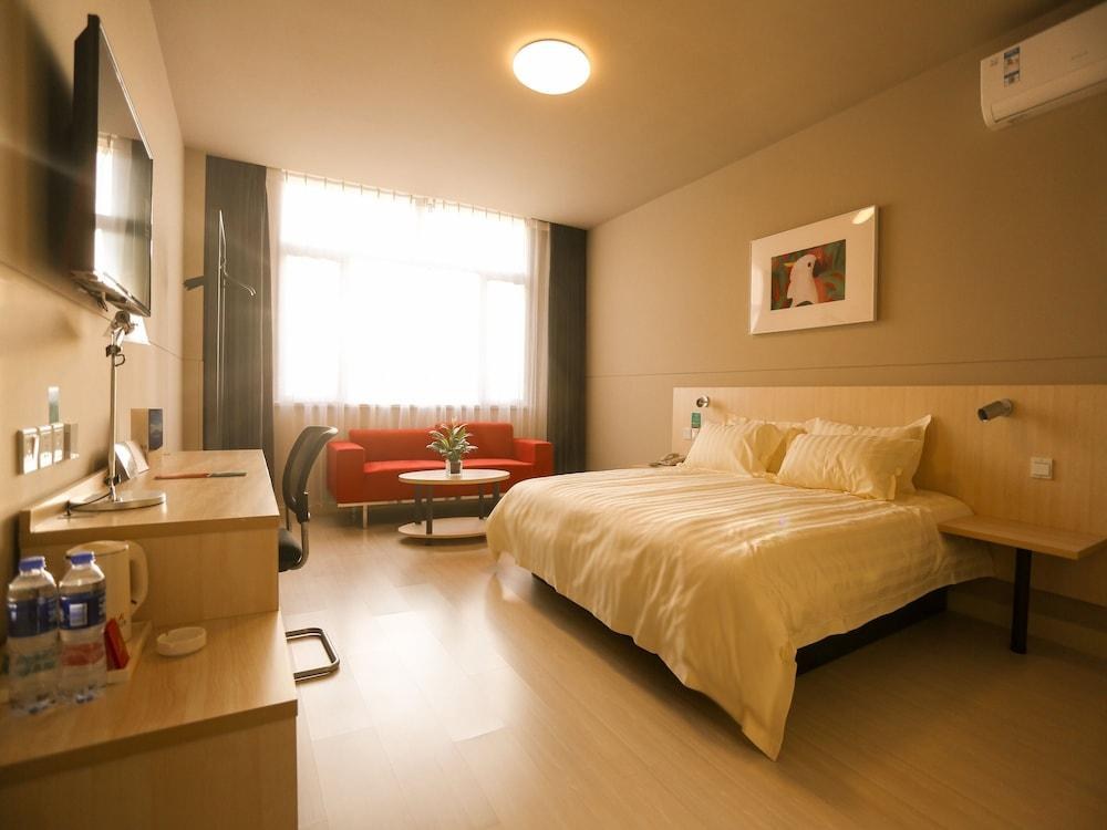 Jinjiang Inn Select Shenzhen Huanggang Port Huangcheng Square