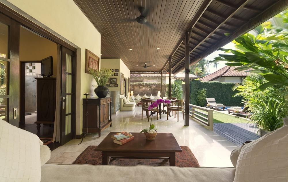 Villa Eight