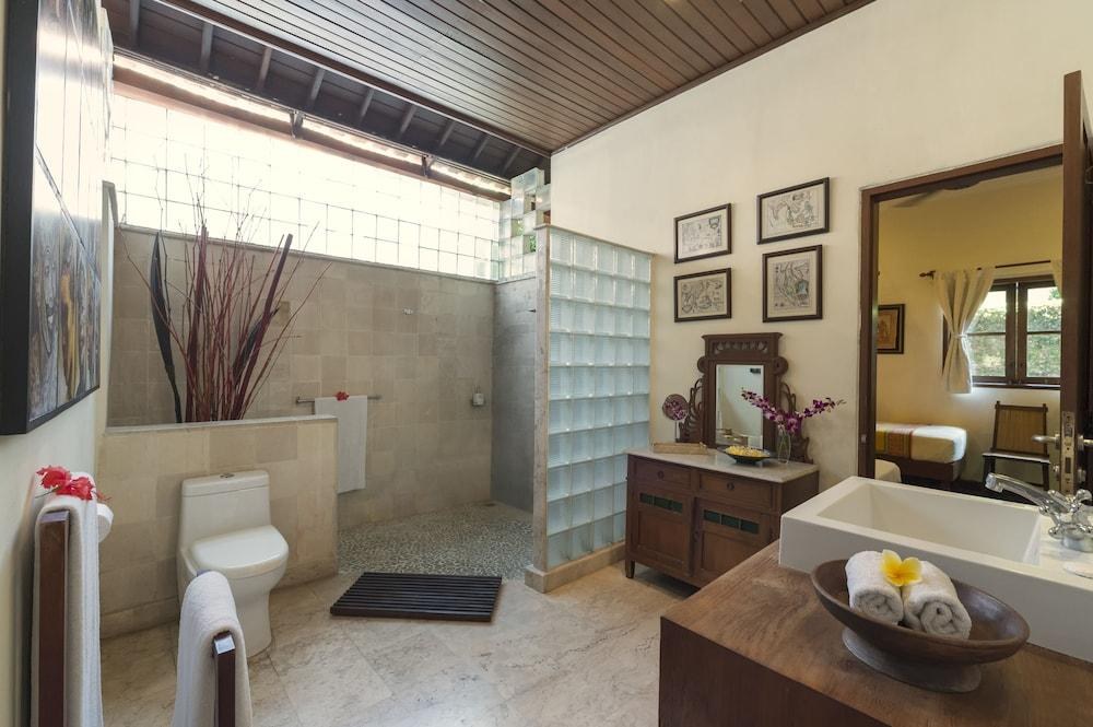 Villa Eight photo 3