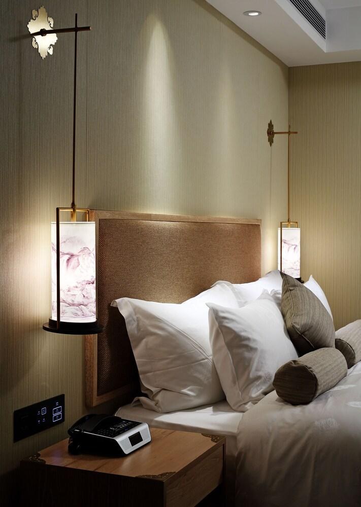 LN Hotel Five photo 2