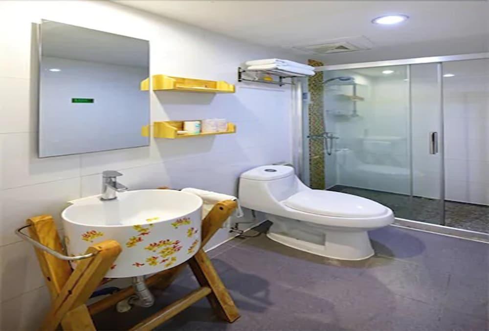 LN White House Hotel photo 3